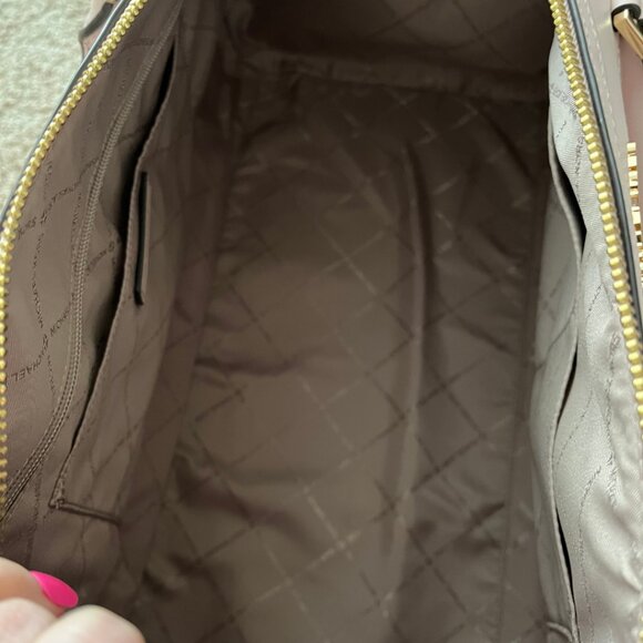 ๐NWOT Michael Kors Duffel Travel Bag โข Light Powder Blush - Picture 7 of 9